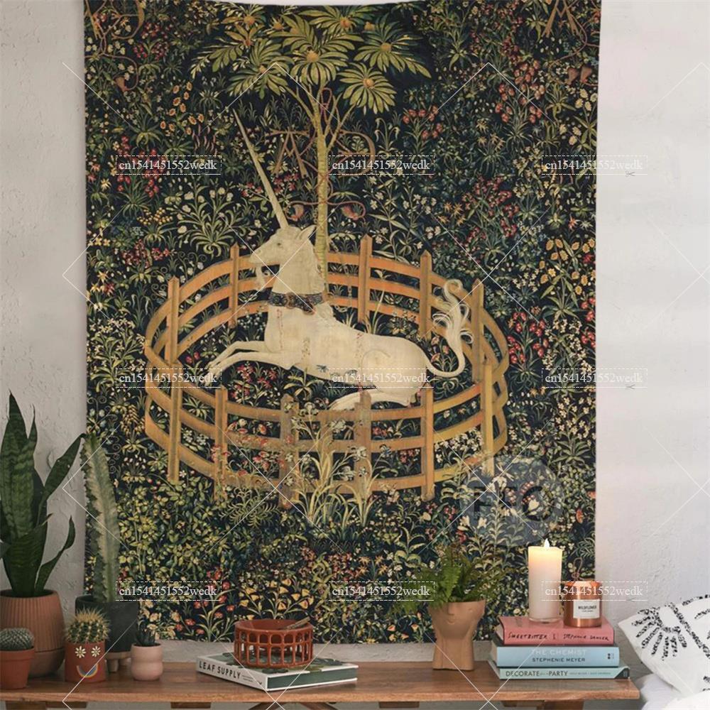 The Unicorn In straight Wall T - Yoga And Fitness Mat recensione e prezzo