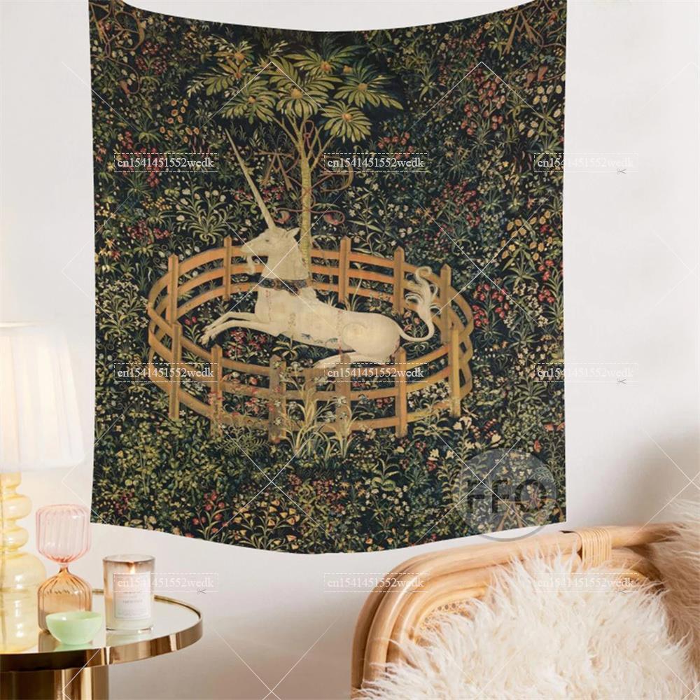 The Unicorn In straight Wall T - Yoga And Fitness Mat recensione e prezzo