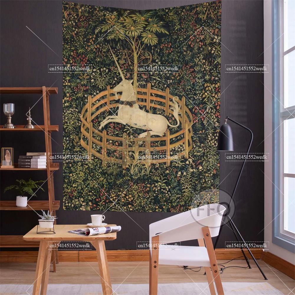 The Unicorn In straight Wall T - Yoga And Fitness Mat recensione e prezzo