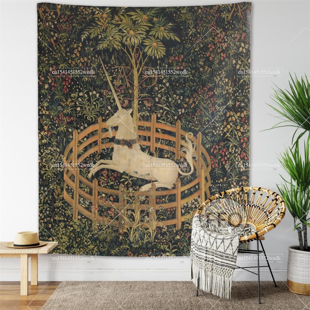 The Unicorn In straight Wall T - Yoga And Fitness Mat recensione e prezzo